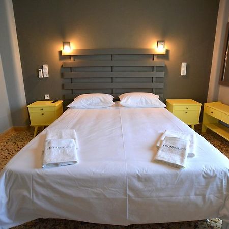 Leonidaion Guesthouse Ancient Olympia Rum bild A bedroom in a hotel